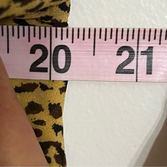 Women’s Sugar Lips Tiered Long Sleeve Cheetah Print Mini Dress Size Small - Picture 8 of 13